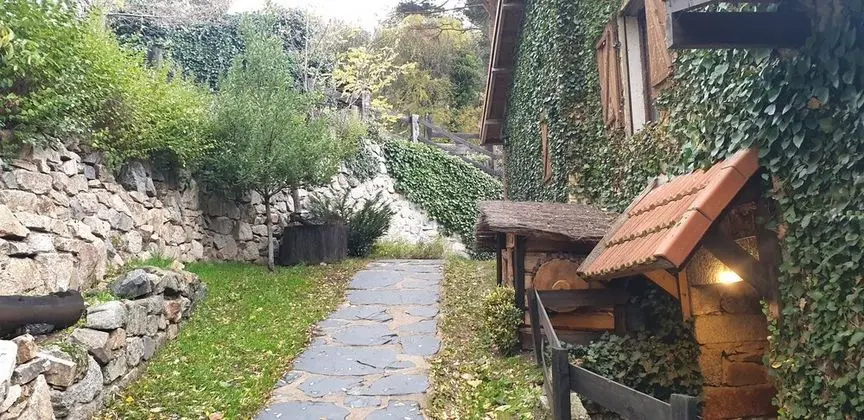 Dört Kişilik Oda, 1 Çift Kişilik Yatak, Ortak Banyo (Uririella 2)