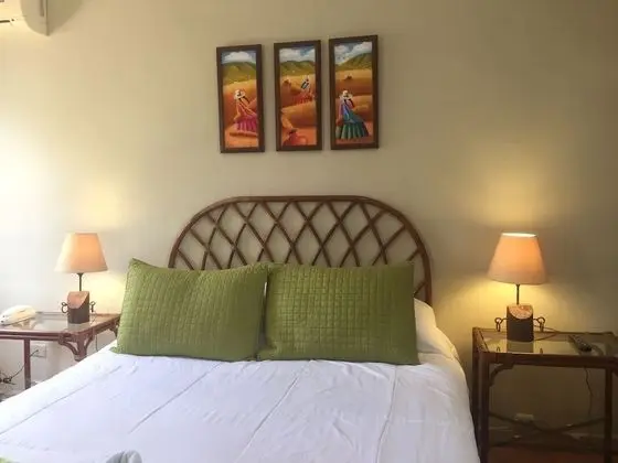Tek Büyük Yataklı Oda (One Double Bed)