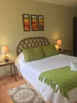 Tek Büyük Yataklı Oda (One Double Bed)
