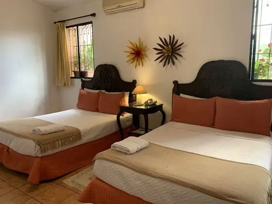 Tek Büyük Yataklı Oda (Two Double Beds)