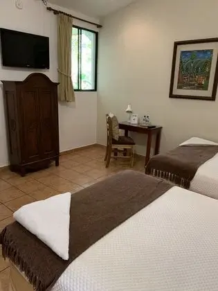 Tek Büyük Yataklı Oda (Two Double Beds)