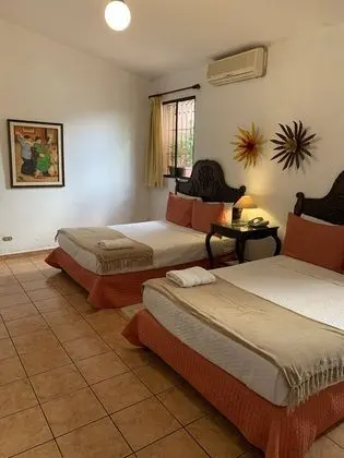 Tek Büyük Yataklı Oda (Two Double Beds)