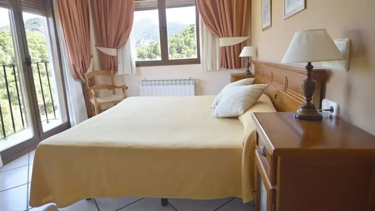 Tek Büyük Yataklı Oda, Dağ Manzaralı