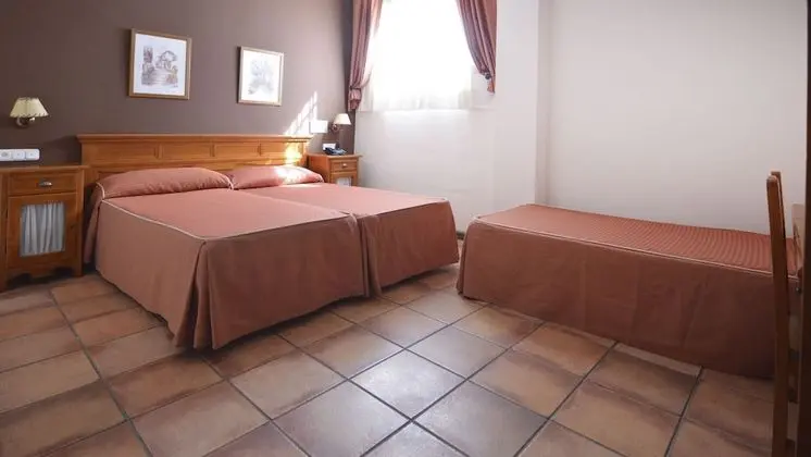 Tek Büyük Yataklı Oda (Interior)