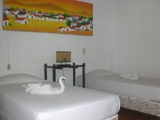 Basic Dört Kişilik Oda, 1 Yatak Odası, Havuz Manzaralı, Kule