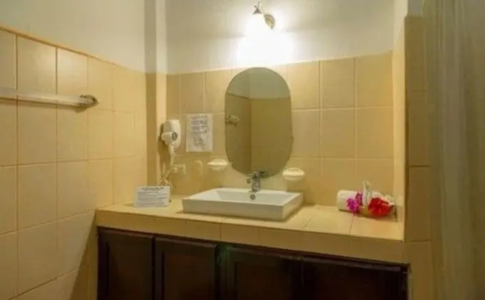 Basic Dört Kişilik Oda, 1 Yatak Odası, Havuz Manzaralı, Kule