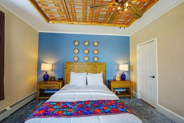 One Queen Bed with Scenic View
