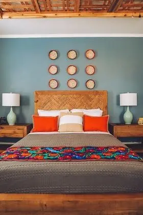 One Queen Bed with Scenic View