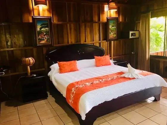 Deluxe Kulübe, Sigara İçilmez