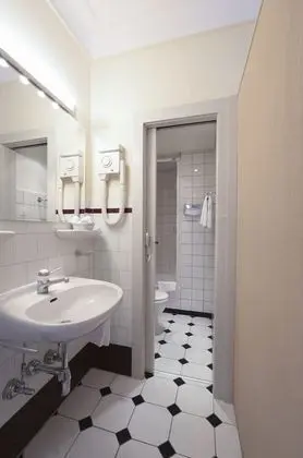 Standard Tek Büyük veya İki Ayrı Yataklı Oda