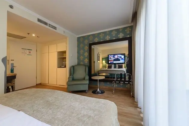 Deluxe Double Plus Room