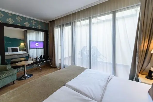 Deluxe Double Plus Room