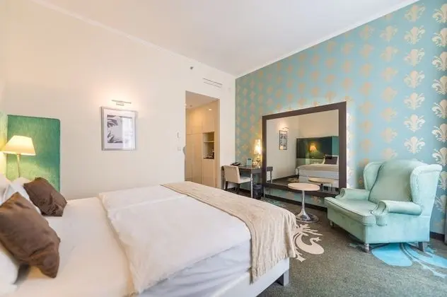 Deluxe Double Plus Room