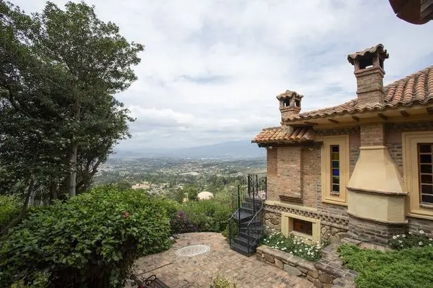 Family Ev, Vadi Manzaralı (Casa Orquidea)