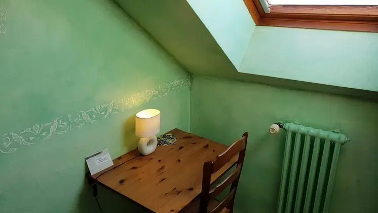 Tek Büyük Yataklı Oda (Un Coin de verdure)