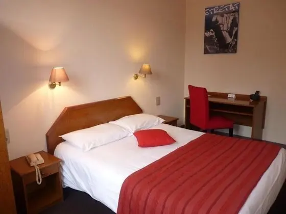 Classic Tek Büyük Yataklı Oda