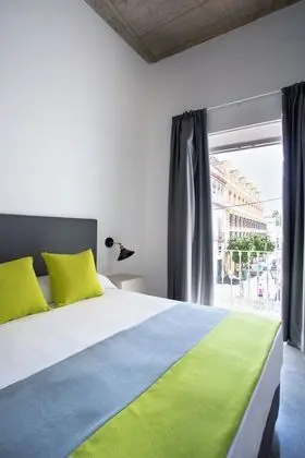 Tek Büyük Yataklı Oda, Balkon