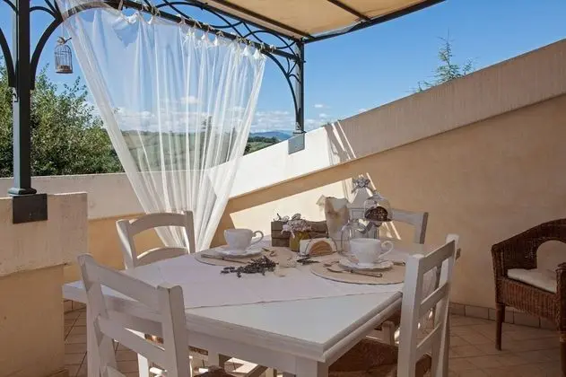 Tek Büyük Yataklı Oda, Balkon, Tepe Manzaralı (Bamboo)