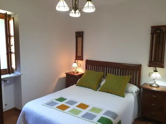 Traditional Tek Büyük Yataklı Oda