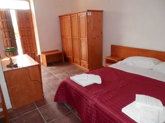 Üç Kişilik Oda, Banyolu/Duşlu (Esmeralda)