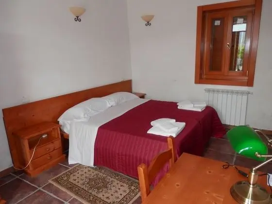 Üç Kişilik Oda, Banyolu/Duşlu (Esmeralda)