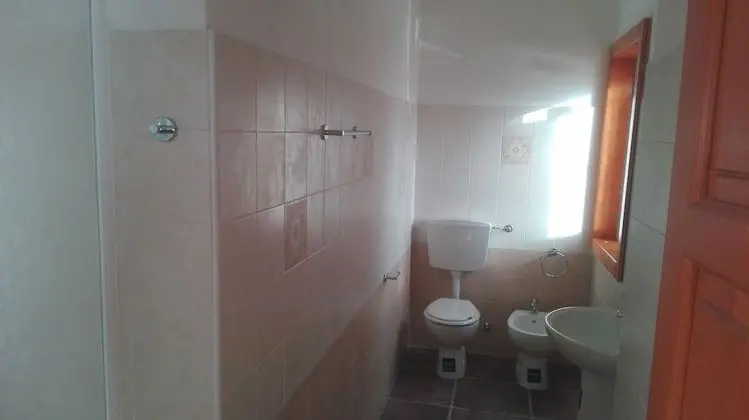 Üç Kişilik Oda, Banyolu/Duşlu (Esmeralda)