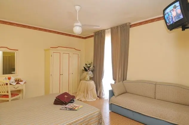 Superior Tek Büyük veya İki Ayrı Yataklı Oda