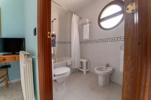 Comfort Tek Büyük veya İki Ayrı Yataklı Oda