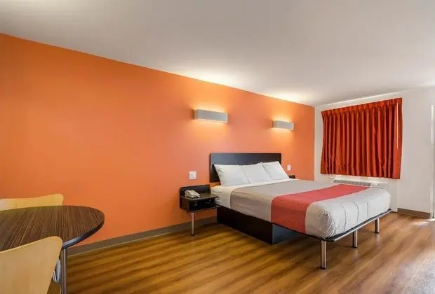 Deluxe Oda, 2 Çift Kişilik Yatak, Sigara İçilebilir, Buzdolabı ve Mikrodalga