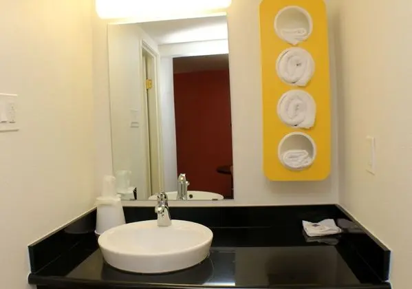 Deluxe Oda, 2 Çift Kişilik Yatak, Sigara İçilebilir, Buzdolabı ve Mikrodalga