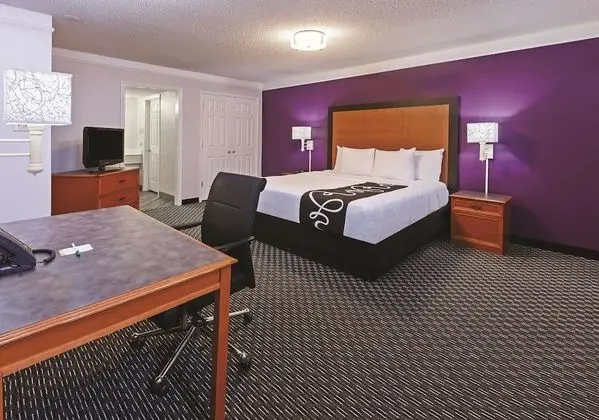 Süit, 1 En Büyük (King) Boy Yatak, Sigara İçilmez