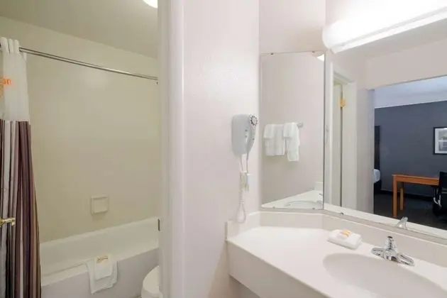 Oda, 2 Çift Kişilik Yatak, Engellilere Uygun, Sigara İçilmez (Mobility Accessible)