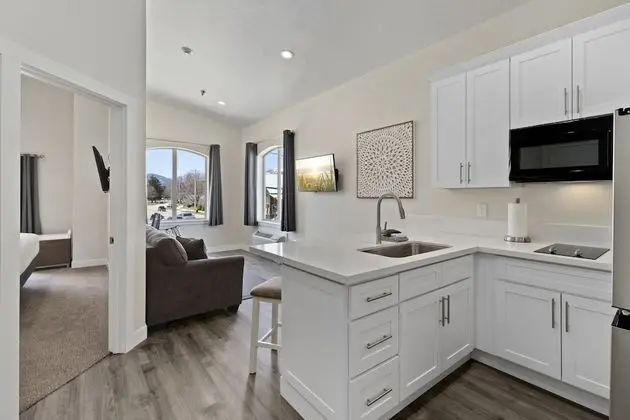 Schweitzer Suite