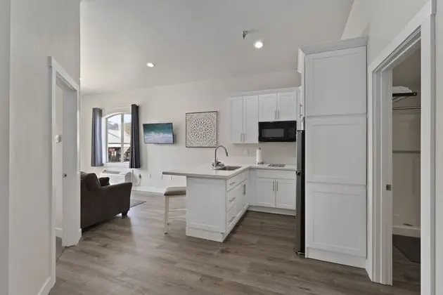 Schweitzer Suite