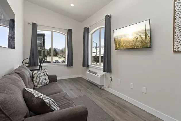 Schweitzer Suite