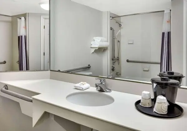 Oda, 2 Çift Kişilik Yatak, Engellilere Uygun, Sigara İçilmez (Mobility, Tub w/Grab Bars)