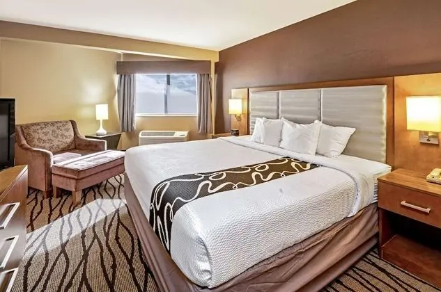 Deluxe Süit, 1 En Büyük (King) Boy Yatak, Sigara İçilmez (City/Mountain View)