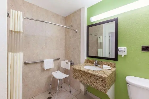 Oda, 2 Çift Kişilik Yatak, Engellilere Uygun (Mobility/Hearing Impaired Accessible)