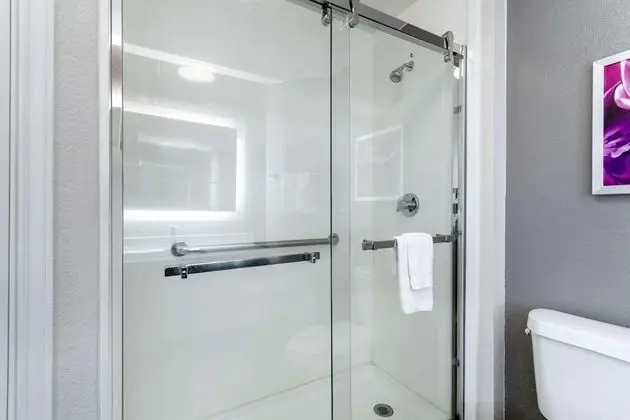 Oda, 1 En Büyük (King) Boy Yatak, Sigara İçilmez, Manzaralı (Various Views)