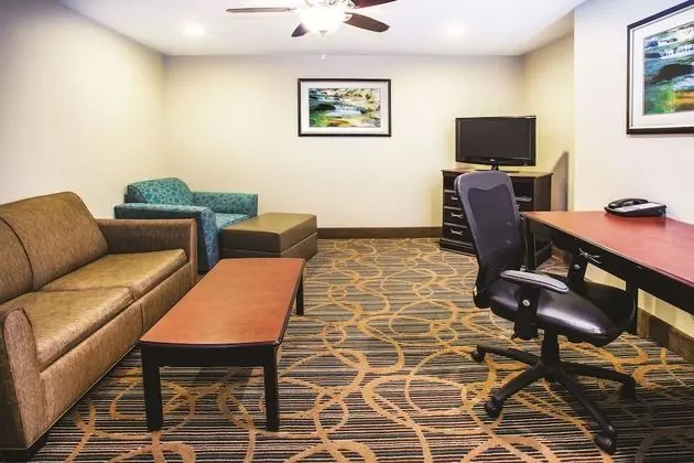 Deluxe Süit, Birden Çok Yatak, Engellilere Uygun, Sigara İçilmez (Mobility Accessible, Family)