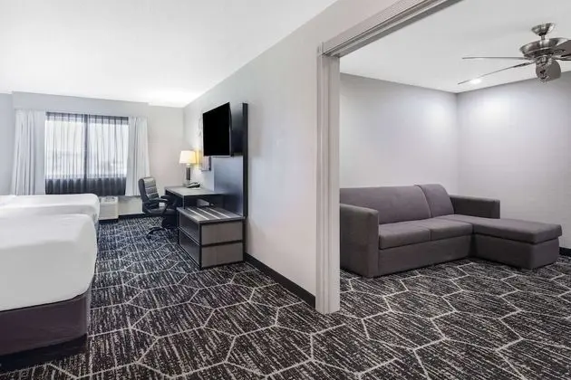 Deluxe Süit, Birden Çok Yatak, Engellilere Uygun, Sigara İçilmez (Mobility Accessible, Family)