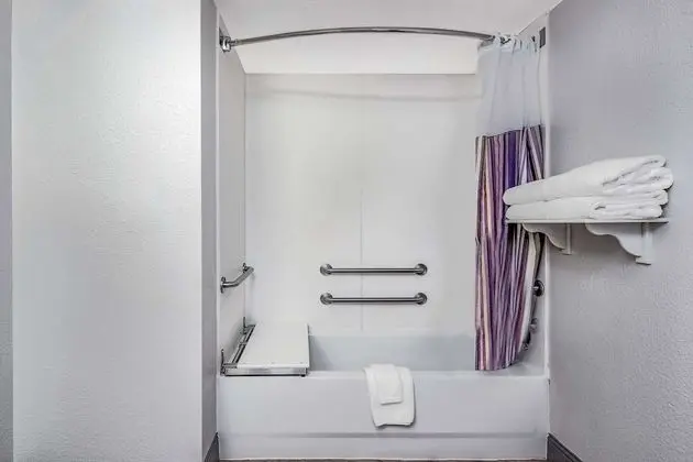 Oda, 2 Çift Kişilik Yatak, Engellilere Uygun, Sigara İçilmez (Mobility/Hearing Impaired Accessible)