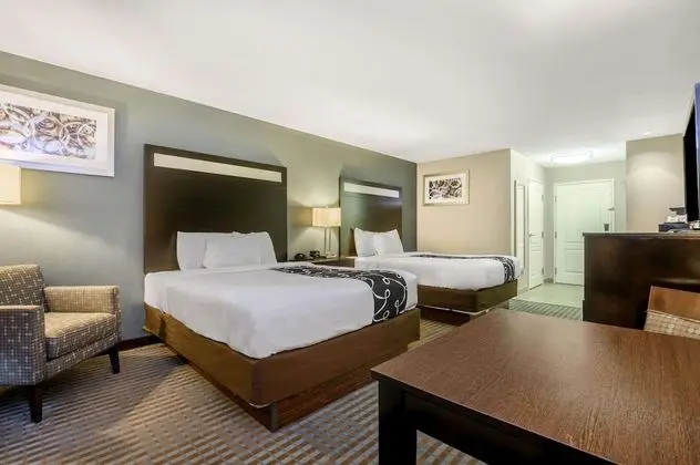 Oda, 2 Büyük (Queen) Boy Yatak, Sigara İçilmez