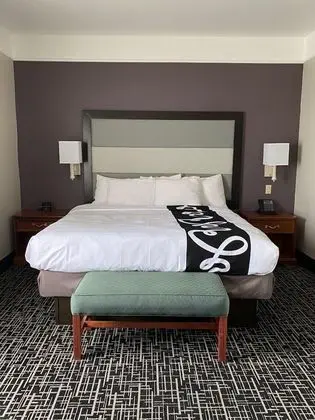 Süit, 1 En Büyük (King) Boy Yatak, Sigara İçilmez (Two-Room Suite)