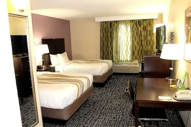 Oda, 2 Büyük (Queen) Boy Yatak, Sigara İçilmez