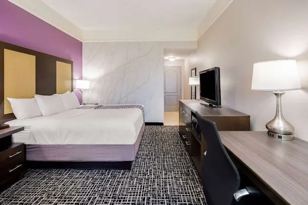 Oda, 1 En Büyük (King) Boy Yatak, Sigara İçilmez