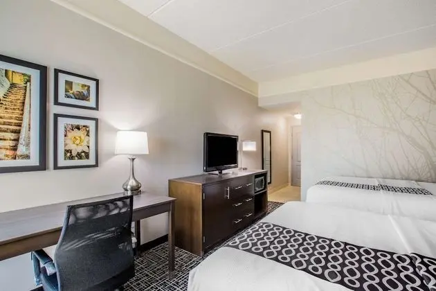 Oda, 2 Büyük (Queen) Boy Yatak, Sigara İçilmez