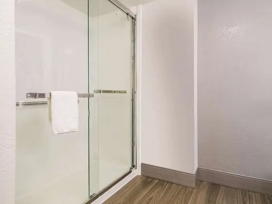 Oda, 2 Çift Kişilik Yatak, Engellilere Uygun (Mobility Accessible)