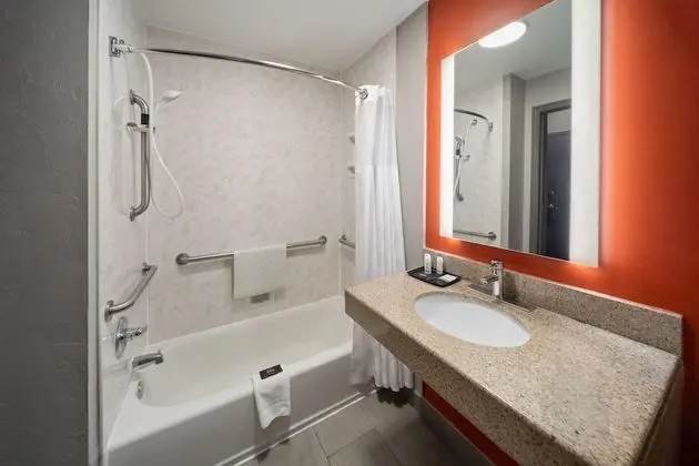 Engellilere uygun banyo