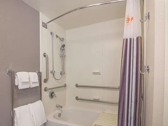Oda, 2 Çift Kişilik Yatak, Engellilere Uygun, Sigara İçilmez (Mobility/Hearing Impaired Accessible)
